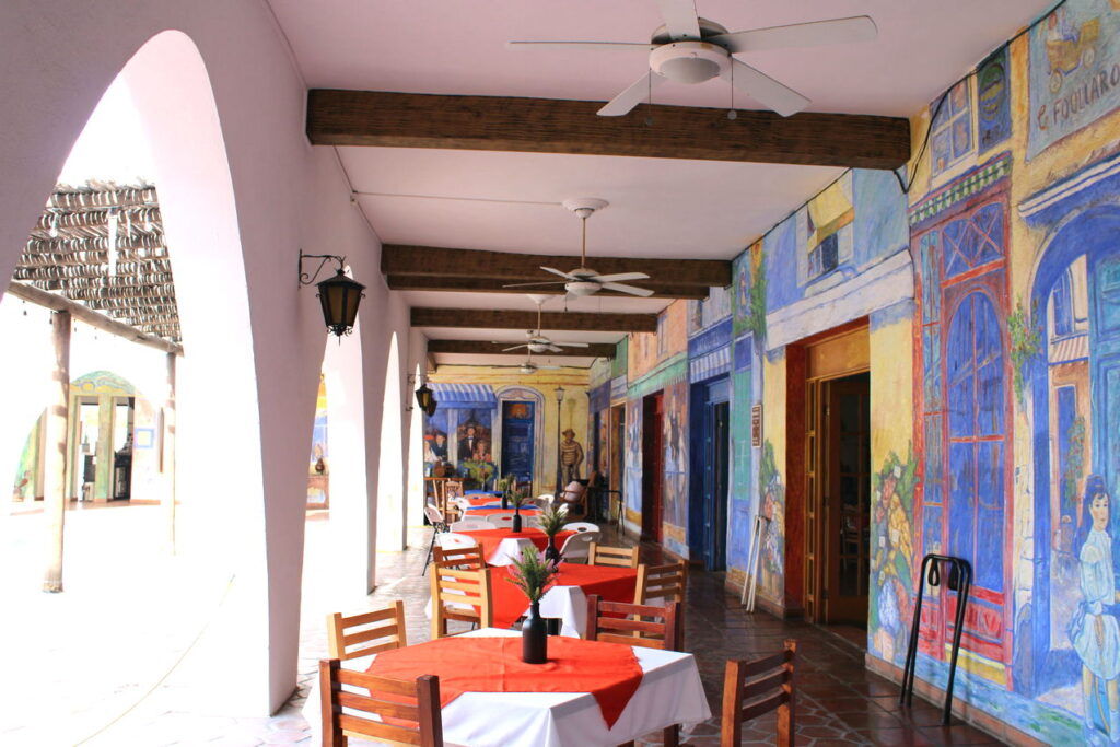 Restaurante Hotel Hacienda Bugambilias, La Paz, B.C.S.